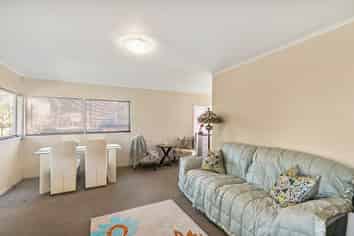 17 Howard Hunter Avenue, Saint Johns