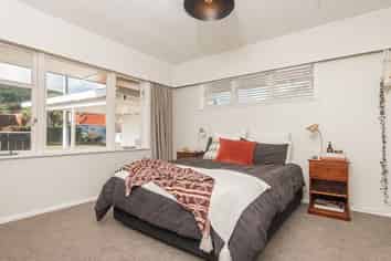 15 Handyside Street, Tawa