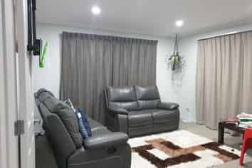 4 Frederick Place, Whalers Gate