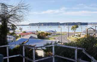 10 Omokoroa Road, Omokoroa