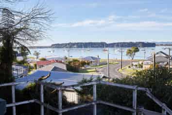 10 Omokoroa Road, Omokoroa