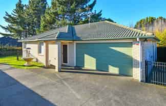 6 Richard Halse Drive, The Gardens