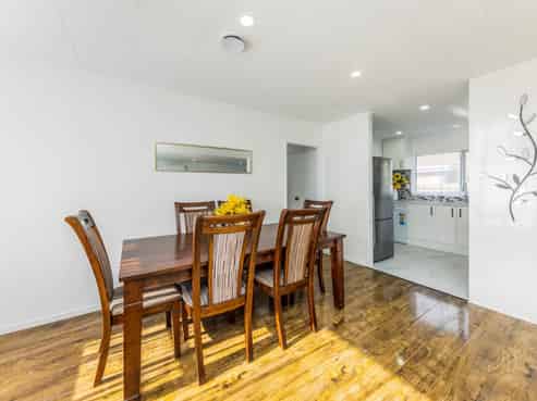 8 Matthews Road, Flat Bush