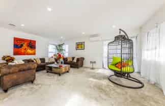 8 Matthews Road, Flat Bush