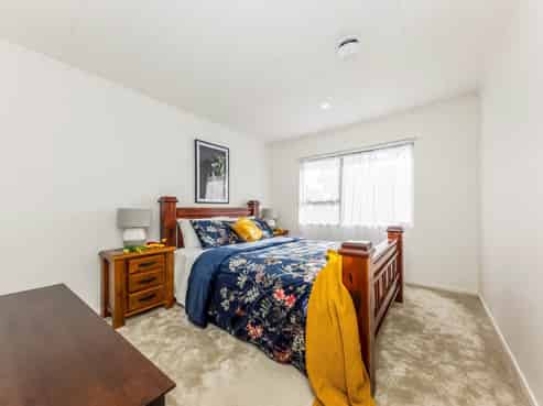 8 Matthews Road, Flat Bush