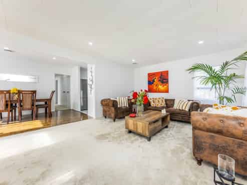 8 Matthews Road, Flat Bush