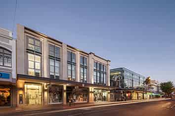 Prime Wall Street Mall Retail Opportunity