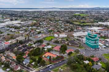 5 Swanson Road, Henderson