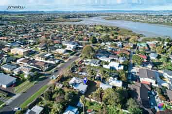 21 Blanes Road, Weymouth