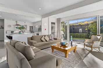 23 Willow Street, Avenues