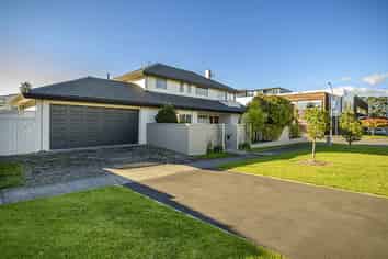 23 Willow Street, Avenues