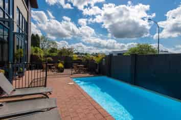 Freehold hotel investment