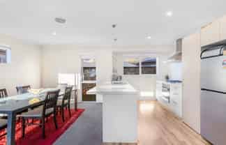 8 Coventry Crescent, 