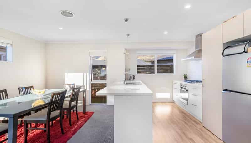 8 Coventry Crescent, 