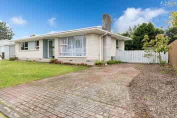 21 Brookbank Place, Glenview