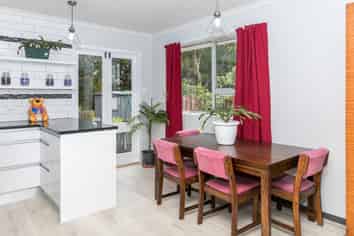 21 Brookbank Place, Glenview