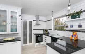 21 Brookbank Place, Glenview