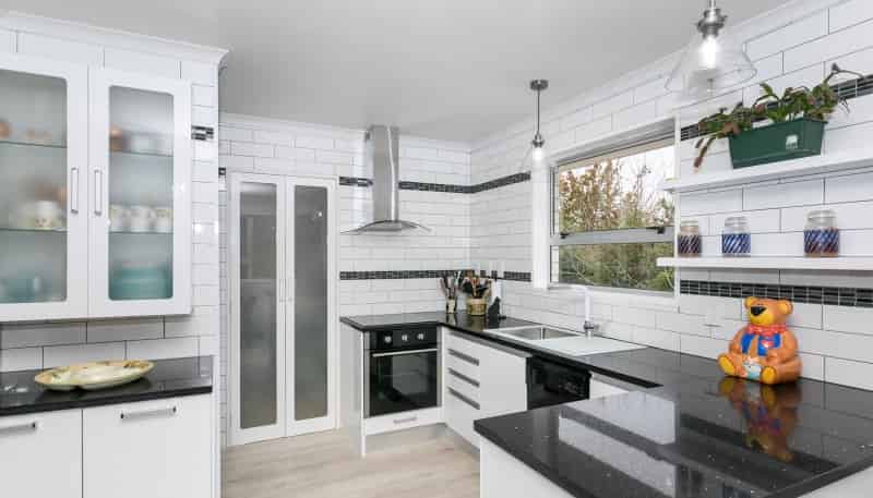 21 Brookbank Place, Glenview