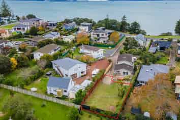 2/75 Marine Parade, Mellons Bay