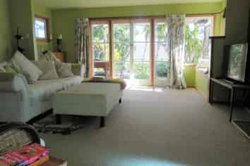 722 Mount Pleasant Road, Thames