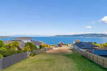 2 - 184 Lake Terrace, Hilltop