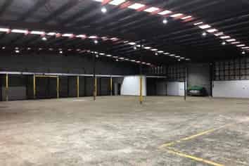 Warehouse and office on SH2