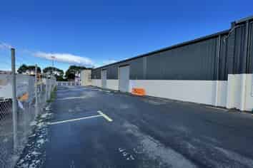 Warehouse and office on SH2