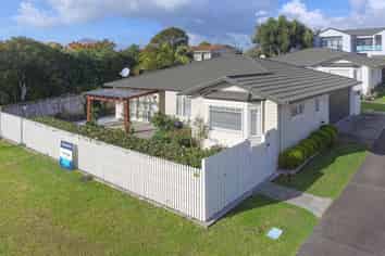 22 Torkar Road, Clarks Beach