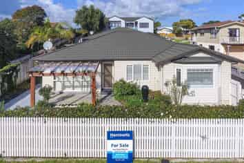 22 Torkar Road, Clarks Beach