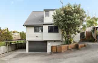 27 Clifton Terrace, Brookfield