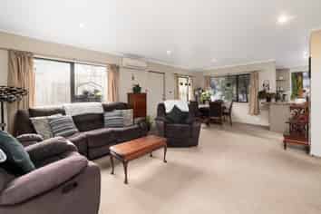 27 Clifton Terrace, Brookfield