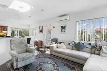 1221a Whangaparaoa Road, Army Bay