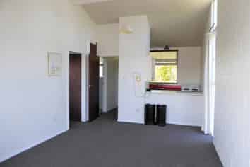 6/118 Office Road, Merivale