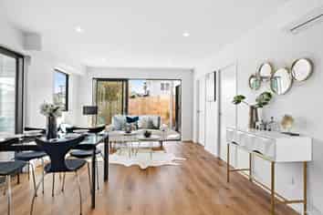 2/79 Aranui Road, Mount Wellington