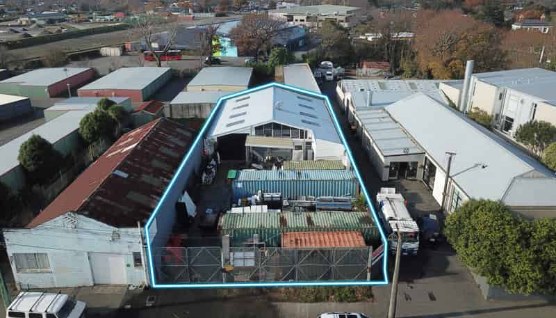 12 Raycroft Street, Waltham