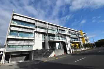 GREAT GREENLANE LOCATION