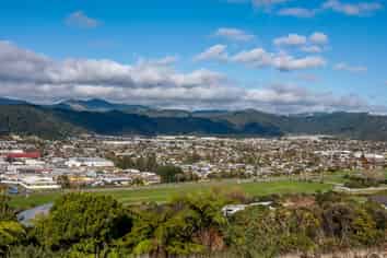 9 Swain Grove, Riverstone Terraces