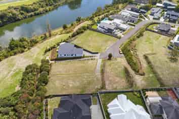 13 Riverside Lane, Flagstaff