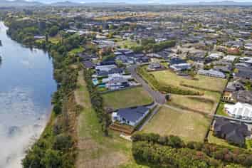 13 Riverside Lane, Flagstaff