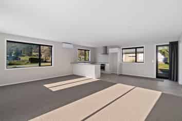 6 Lakefield Close, Kingston