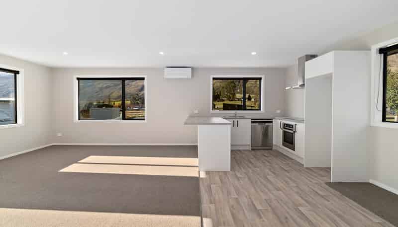 6 Lakefield Close, Kingston