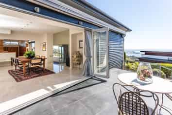 2 Serenata Lane, Redcliffs