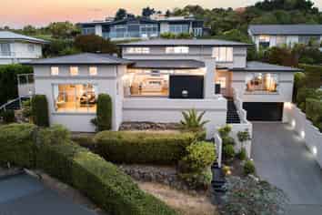 2 Serenata Lane, Redcliffs