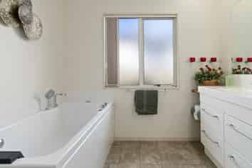 21 Mulberry Lane, Bellevue