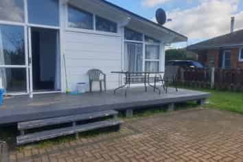 24 Deborah Place, Mangakakahi