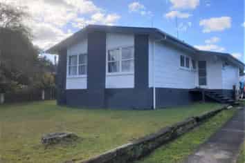 24 Deborah Place, Mangakakahi