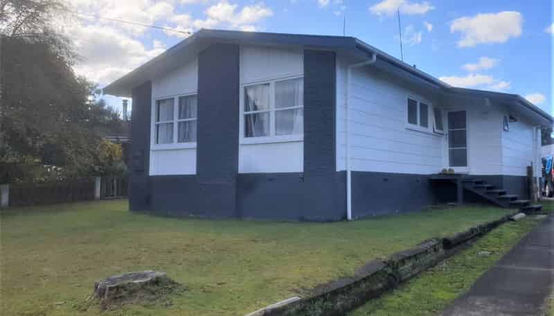 24 Deborah Place, Mangakakahi