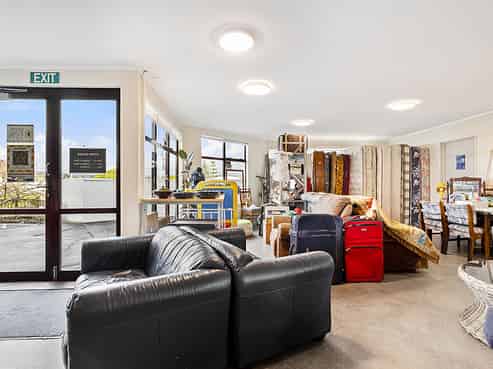 QUALITY TENANT - QUALITY BUILDING