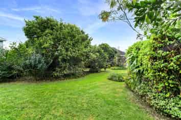 2 Glenford Lane, Te Atatu Peninsula