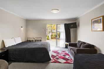 347 Worcester Street, Linwood